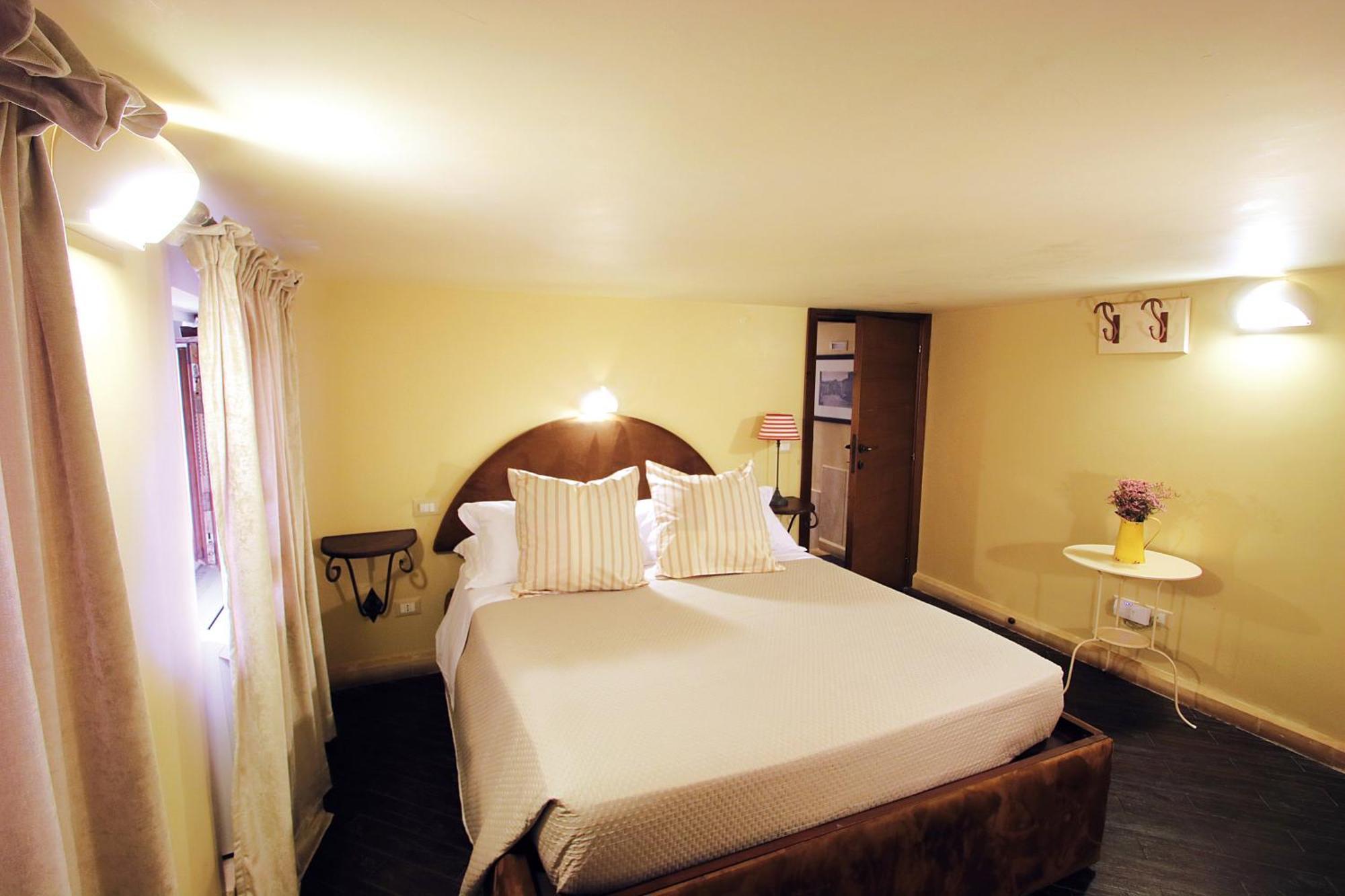 Al Catillo Tivoli Room photo